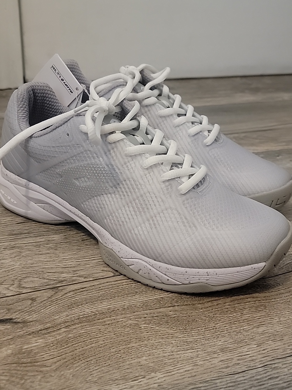 Light Gray Lotto tennis/pickleball shoes